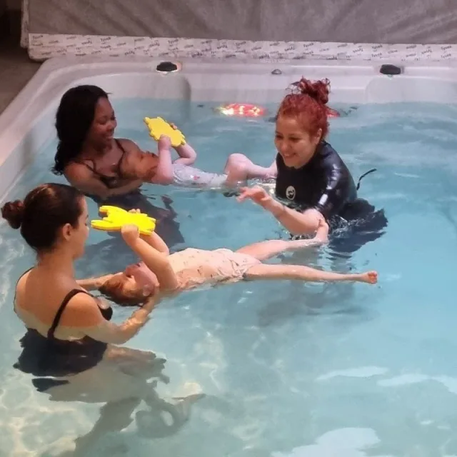 Babies and kids swimming lessons — плавание для детей