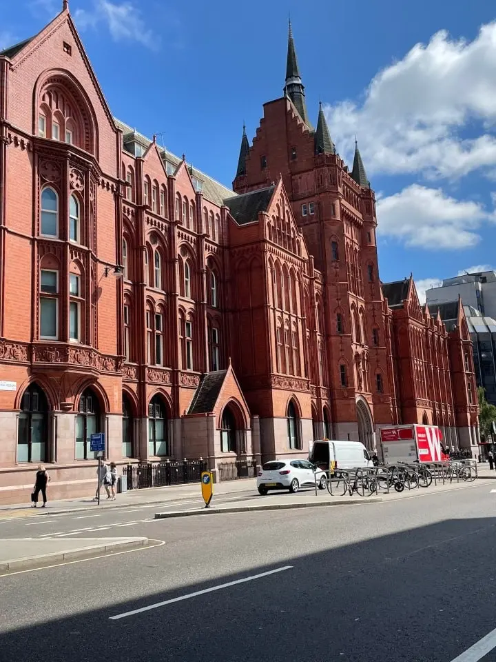 Renting a flat in London: what it costs and the legal deposit
