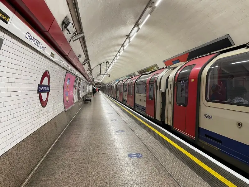 A London Underground train arriving at the Chancery Lane platform