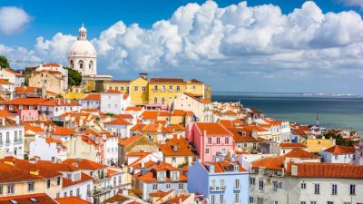 В понедельник Португалия откроется для туристов из Великобритании