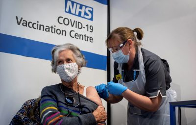 К концу недели запись на вакцинацию от коронавируса откроют для всех взрослых жителей Англии
