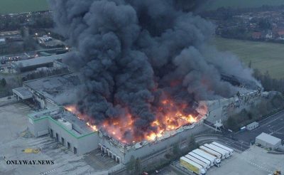 Столкнувшиеся роботы вызвали пожар на складе «Ocado»