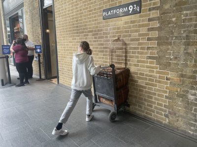 Тележка Гарри Поттера отправится в турне по вокзалам Британии