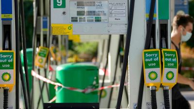 Бензиновый кризис в Англии продлится, по меньшей мере, еще месяц