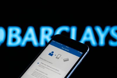 User reports indicate possible problems at Barclays