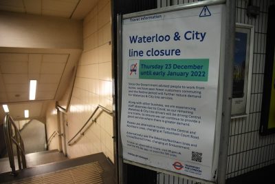 Линия лондонского метрополитена Waterloo and City будет закрыта с 23 декабря до начала января из-за нехватки персонала.