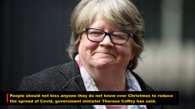Министр труда Тереза Коффи, считающая, что традиционные для британцев рождественские поцелуи под омелой — не лучшая идея