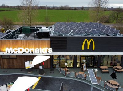 Открылся первый в Британии McDonald’s с нулевым уровнем вредных выбросов