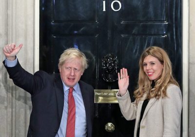 Британский премьер Борис Джонсон и его жена Кэрри объявили о рождении дочери.