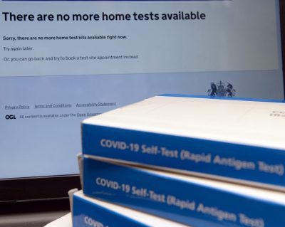 В Англии не хватает экспресс-тестов на коронавирус из-за возросшего спроса