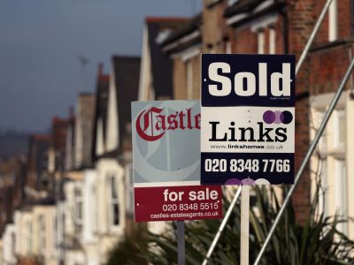 Цены на жилую недвижимость в Великобритании выросли за этот год более чем на 10%, сообщает Nationwide. Это самый быстрый рост за последние 15 лет.