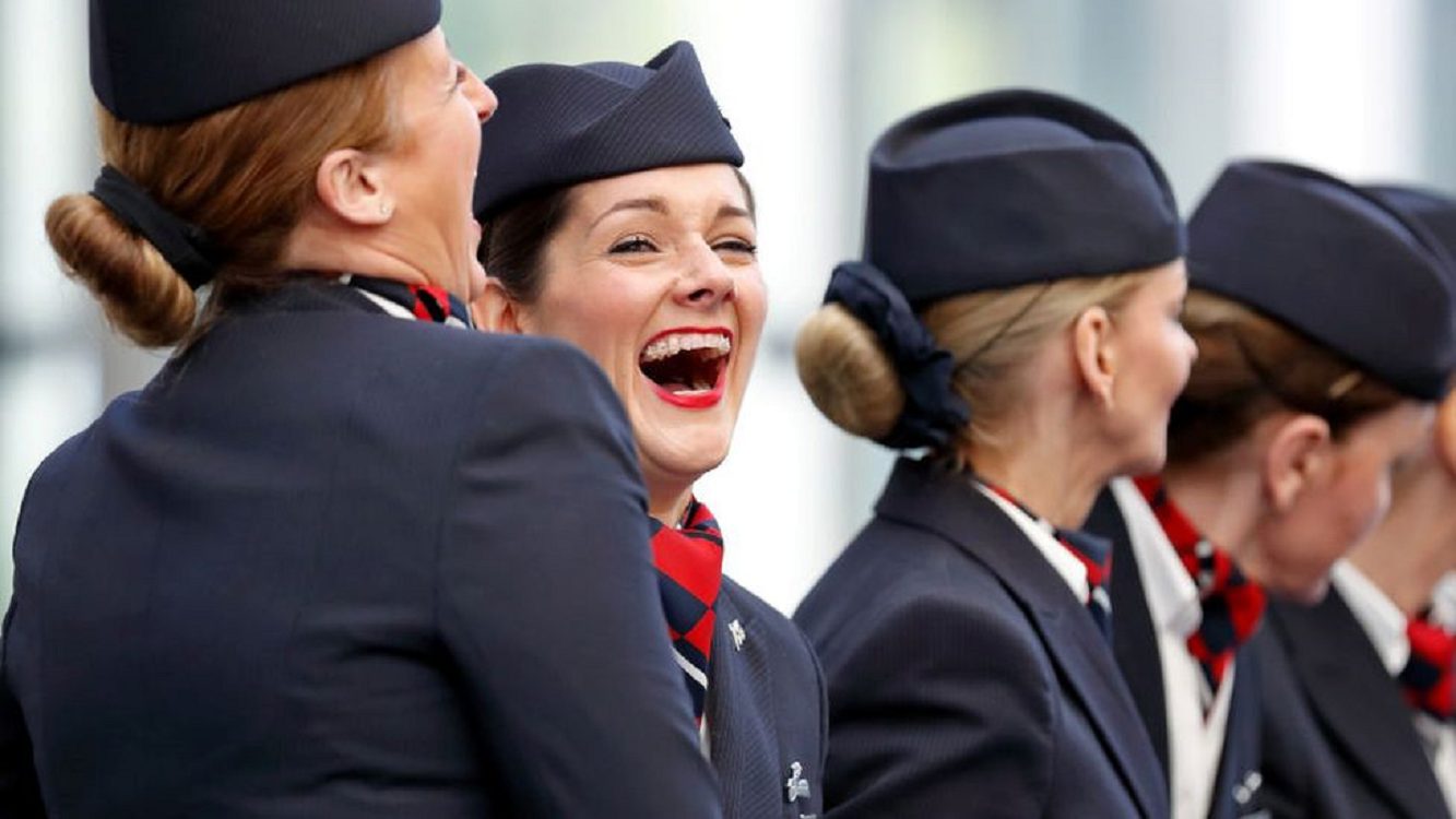 British Airways пытается переманить бортпроводников у конкурентов с помощью бонуса в ₤1000