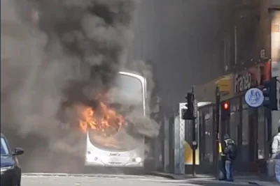 Один пострадавший в результате пожара в автобусе в центре Глазго