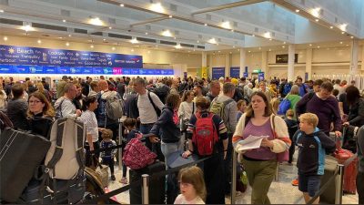 Отмененные рейсы: Туристические фирмы перепродали рейсы и праздники - Shapps