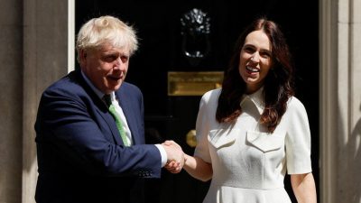 Великобритания и Новая Зеландия расширяют рабочие визы для отдыха