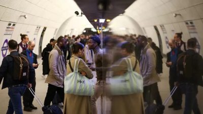 Метро в Лондоне - участки линии Элизабет будут объединены, что сократит потребность пассажиров в пересадке на поезда.