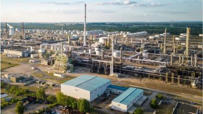 Германия взяла под контроль доли в нефтеперерабатывающих заводах «Роснефти»