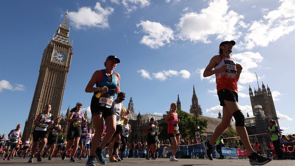 В этом году марафон в Лондоне собрал 42 000 участников
