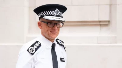 Сэр Марк Роули Полиция Англии и Уэльса обещает присутствовать на каждой домашней краже