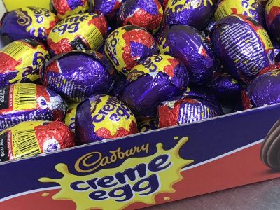 Мужчина украл 200 000 яиц Cadbury Creme