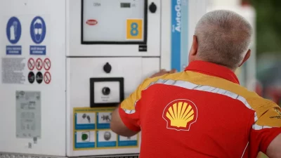 Сколько прибыли получили Shell и BP в прошлом году?