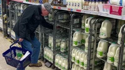 Sainsbury's последовал за своим конкурентом Tesco и снизил цены на свое молоко.