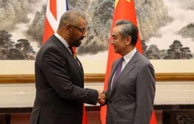 Встречи министра иностранных дел Великобритании с министром иностранных дел и вице-президентом Китая.