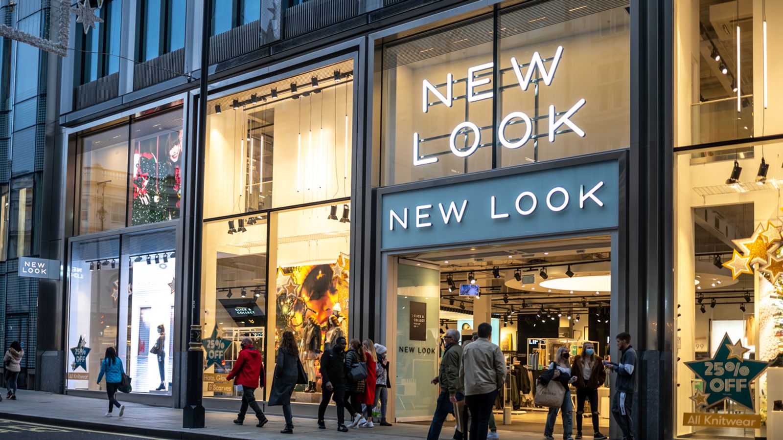 New Look — одна из крупнейших сетей магазинов одежды в Великобритании.