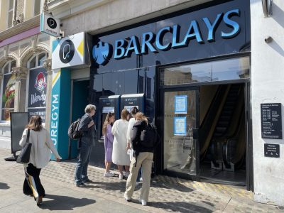 Barclays сократит 900 рабочих мест в Великобритании