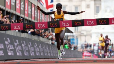Бегуны Лондонского марафона побили 44 рекорда