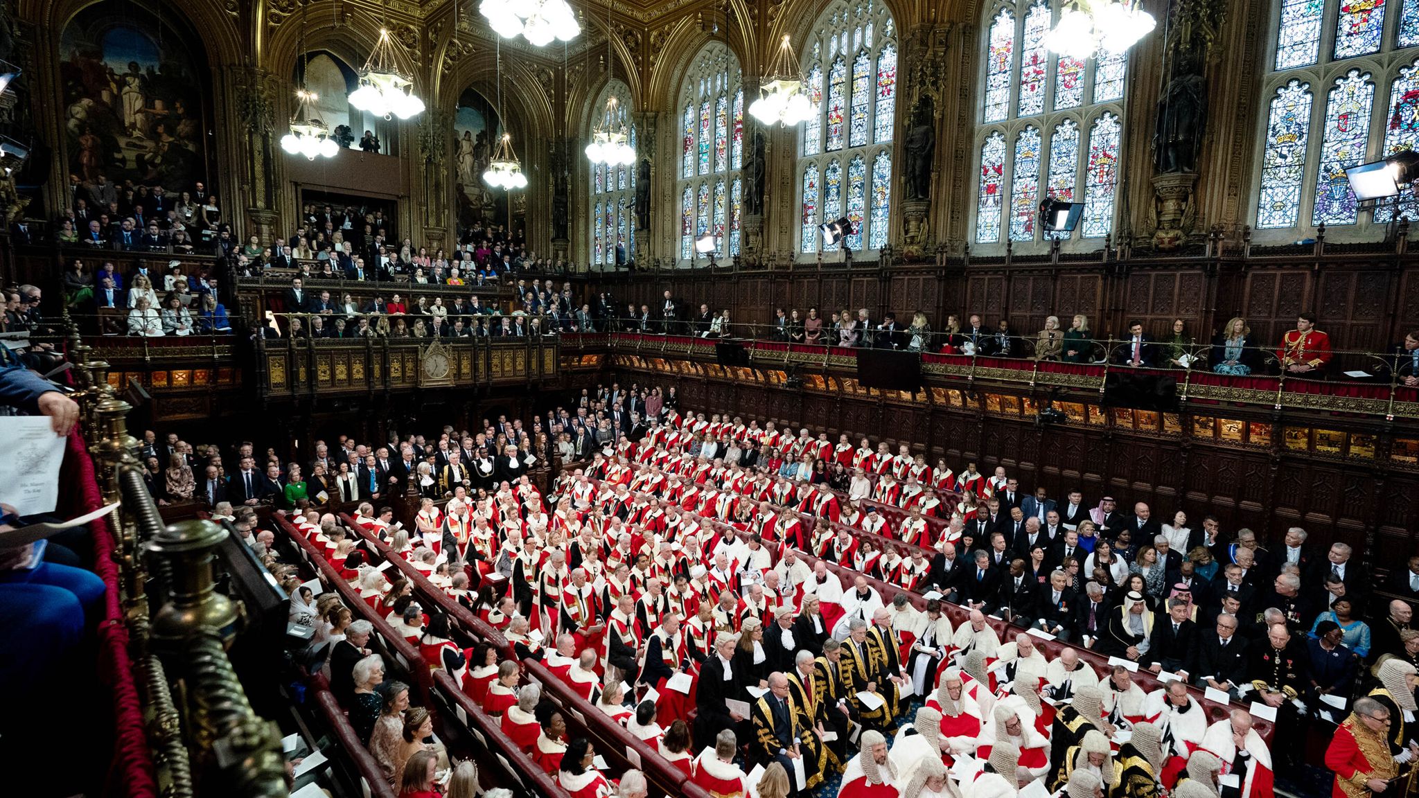 Новое правительство Великобритании представит более 35 законопроектов во время первой речи короля.