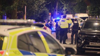 15-летний мальчик застрелен в парке в Лэдброук Гроув на западе Лондона.